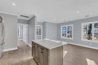 156 W Broadway, Unit 3 in Port Jefferson, NY - Building Photo - Building Photo