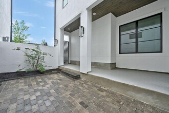 6805 Adeline Wy in Austin, TX - Building Photo - Building Photo