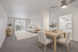 Somerford Square Apartments in Lancaster, OH - Foto de edificio - Building Photo