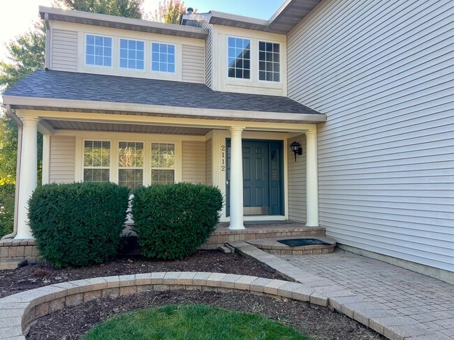 2112 Skylane Dr in Naperville, IL - Building Photo - Building Photo