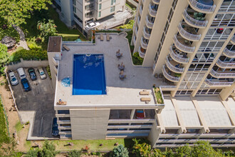 Nuuanu Parkside in Honolulu, HI - Foto de edificio - Building Photo