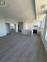 8188 Yonge St in Vaughan, ON - Building Photo - Building Photo