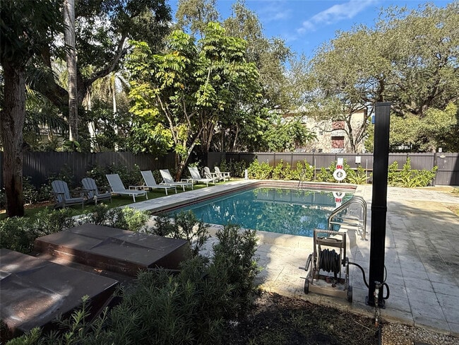 2000 Jefferson St in Hollywood, FL - Building Photo - Building Photo