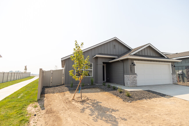 10601 W Garganey Dr in Star, ID - Foto de edificio - Building Photo