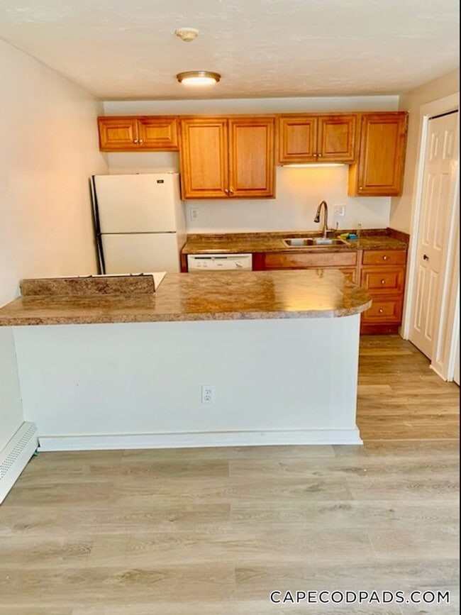 6 W Central Ave in Wareham, MA - Building Photo - Building Photo