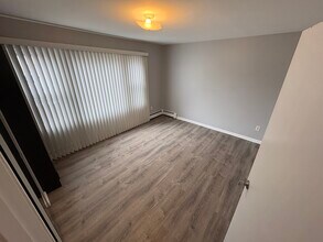 9 Hillcrest Dr, Unit 1 in Smithtown, NY - Foto de edificio - Building Photo