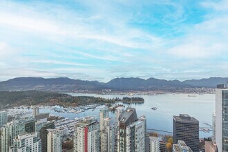 1151-1151 W Georgia St in Vancouver, BC - Building Photo - Building Photo