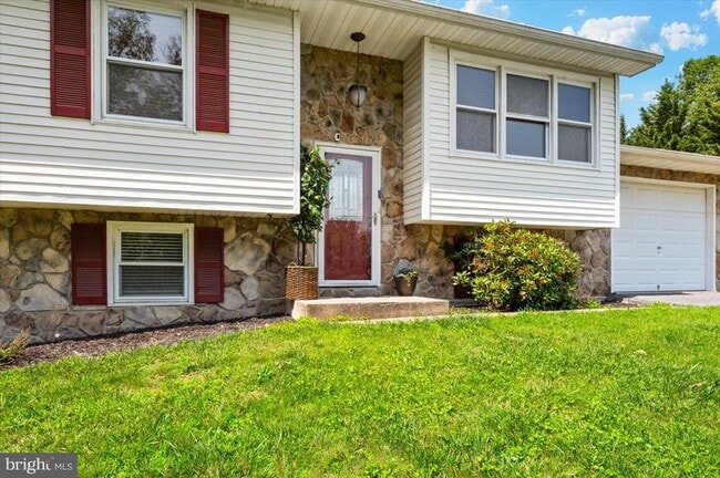 11584 Liberty Oak Dr in Frederick, MD - Building Photo - Building Photo