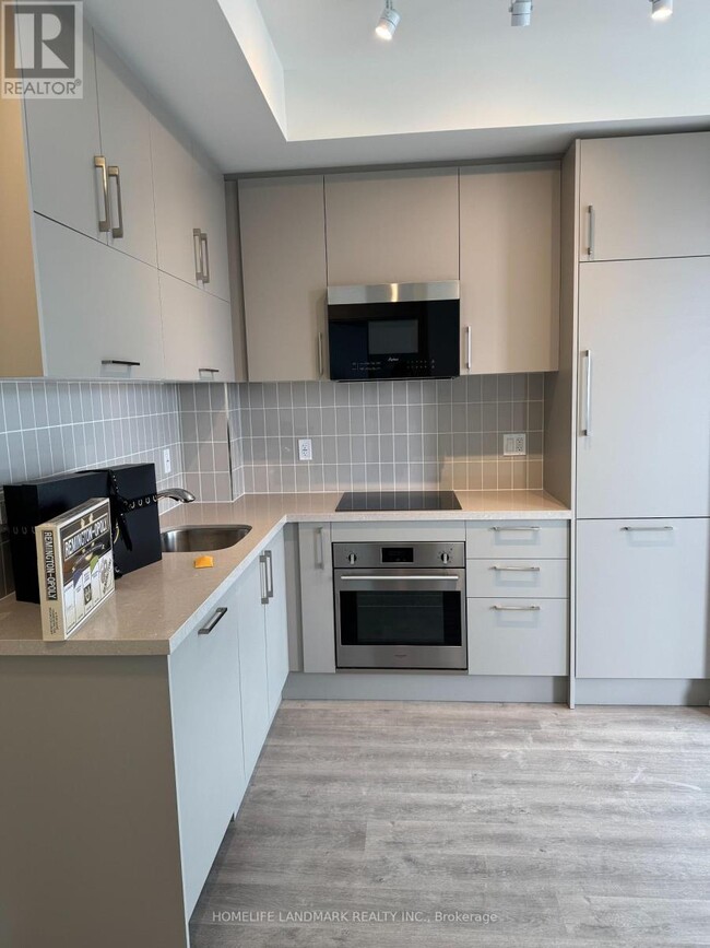38-2338 Andre de Grasse St