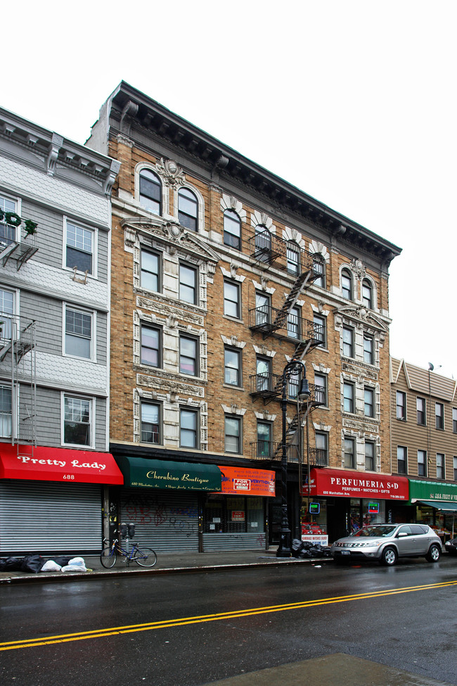 680 Manhattan Ave in Brooklyn, NY - Building Photo - Building Photo