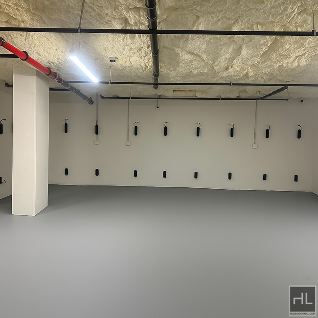 BRUCKNER BOULEVARD in Bronx, NY - Building Photo - Building Photo