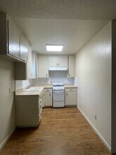 540 Gilbert Ave in Oakdale, CA - Building Photo - Building Photo