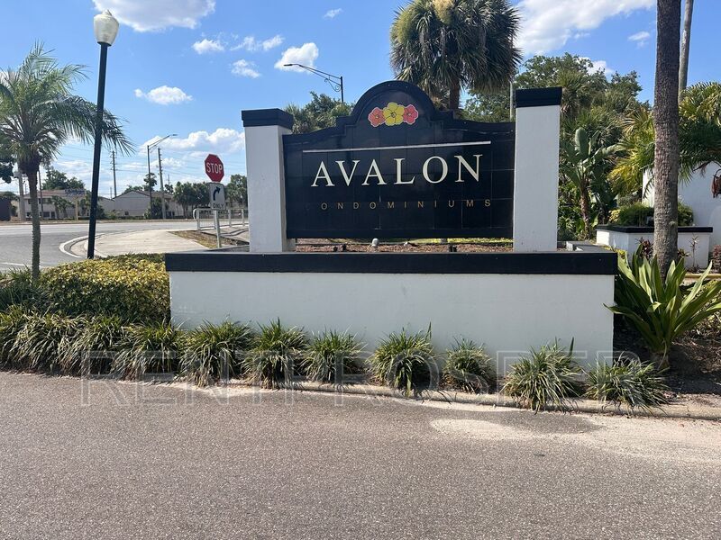 4221 S Semoran Blvd in Orlando, FL - Building Photo