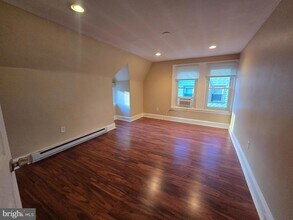 133 E Mt Airy Ave, Unit 3 in Philadelphia, PA - Building Photo - Building Photo