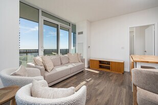 8 Eglinton Ave E in Toronto, ON - Building Photo