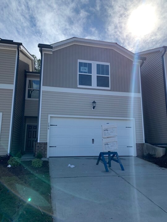 106 Ashlar Ct, Unit 106 in Cary, NC - Building Photo