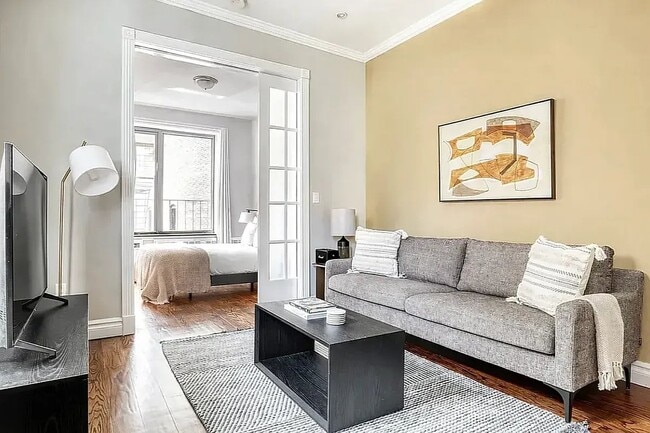 350 W 21st St, Unit 5