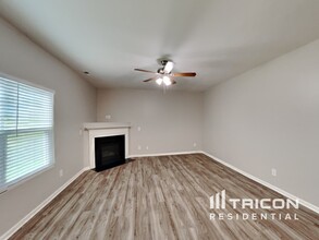 570 Clear Meadow Dr in Winston-Salem, NC - Building Photo - Building Photo