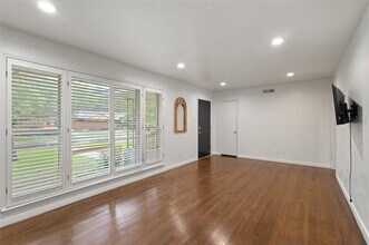 3304 Crest Ridge Dr in Dallas, TX - Building Photo - Building Photo