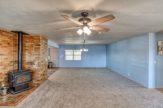 1108 US Hwy 277 in Ninnekah, OK - Building Photo - Building Photo