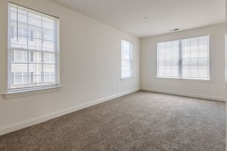 Montage at Hamilton Apartments 55+ Community in Hamilton, NJ - Building Photo - Building Photo