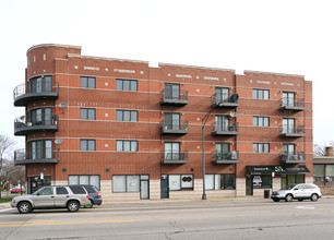 Peterson Park Residences in Chicago, IL - Foto de edificio - Building Photo