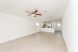 1215 Maple St, Unit 151 in Wilmer, TX - Building Photo - Building Photo