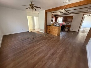 605 Waggoner St in Longview, TX - Building Photo - Building Photo