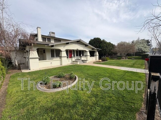 1410 W Main St in Visalia, CA - Building Photo - Building Photo