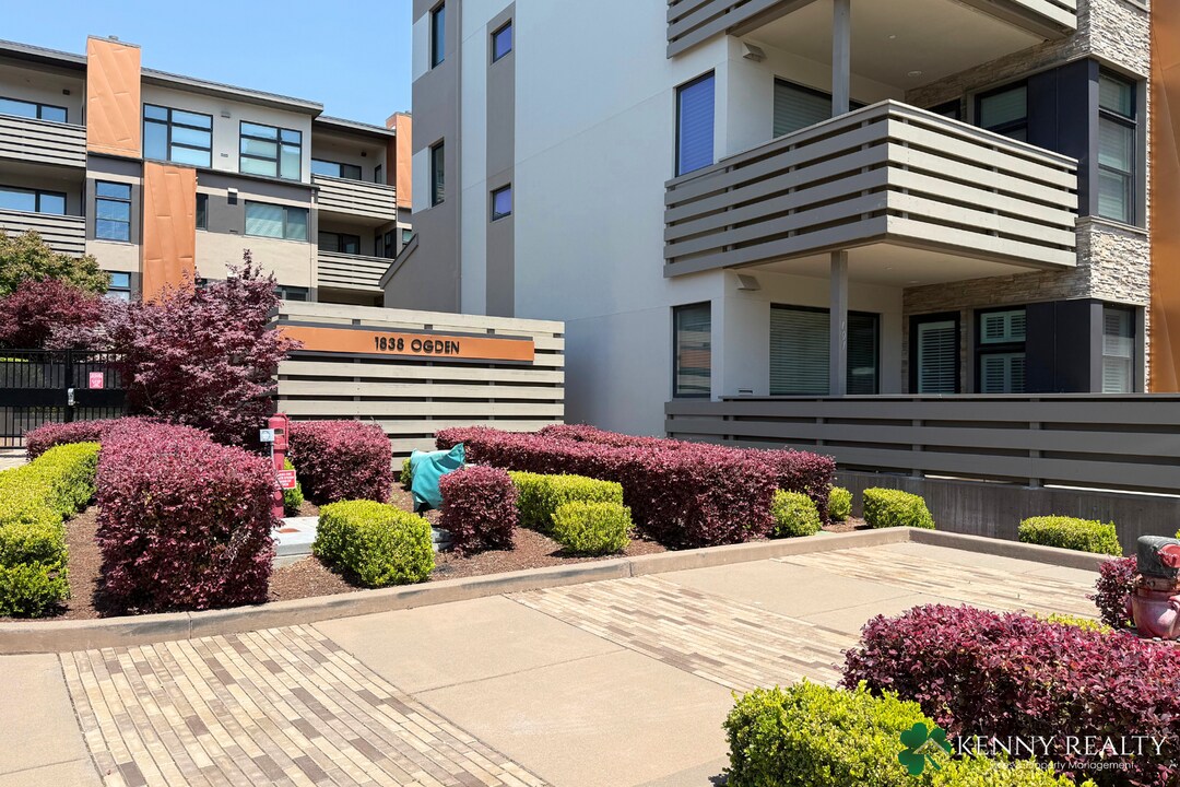 1838 Ogden Dr in Burlingame, CA - Building Photo