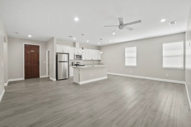 2922 W Chestnut St in Tampa, FL - Building Photo - Building Photo