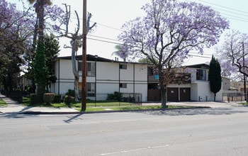 108-116 E Wakefield Ave in Anaheim, CA - Building Photo - Building Photo