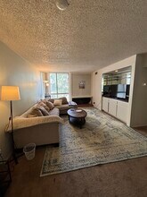 6202 Friars Rd, Unit 302 in San Diego, CA - Foto de edificio - Building Photo