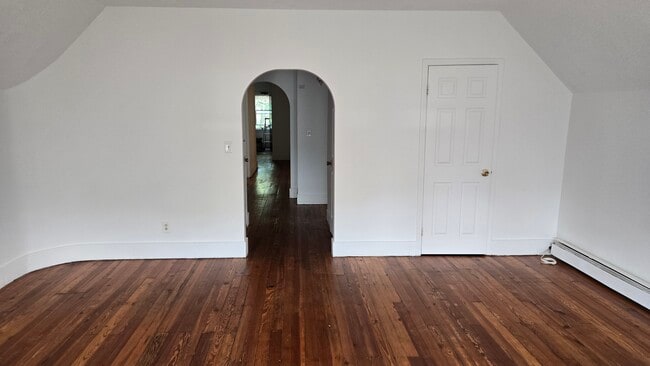 1595 Chapel St, Unit 3 in New Haven, CT - Foto de edificio - Building Photo
