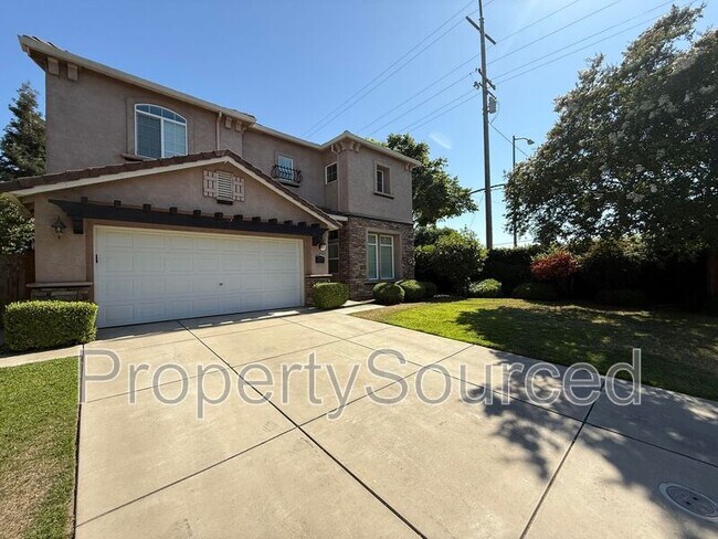 2080 Picadilly Ct in Manteca, CA - Foto de edificio - Building Photo