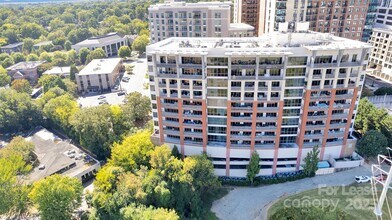 701 Royal Ct in Charlotte, NC - Building Photo - Building Photo