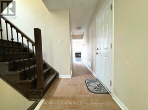 2218 Shadetree Ave in Burlington, ON - Building Photo - Building Photo