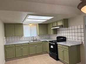 842 W Alamos Ave in Clovis, CA - Building Photo - Building Photo