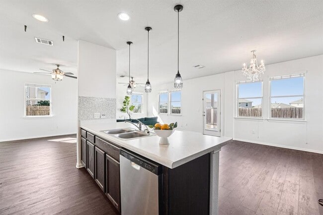 288 Triumph Rd in Buda, TX - Building Photo - Building Photo