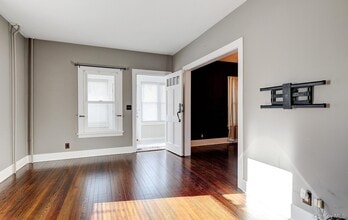 256 Nassau Rd in Huntington, NY - Building Photo - Building Photo