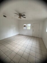 3704 N 25th St in Waco, TX - Foto de edificio - Building Photo