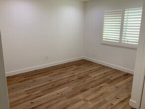 648 N Serrano Ave, Unit 648 in Los Angeles, CA - Foto de edificio - Building Photo