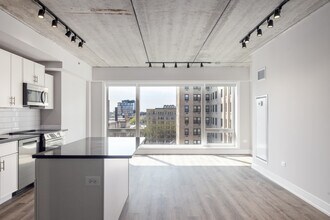 The Carmen in Chicago, IL - Building Photo - Interior Photo