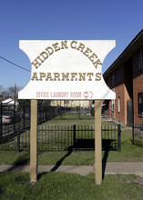 Hidden Creek Apartments in Dallas, TX - Foto de edificio - Building Photo