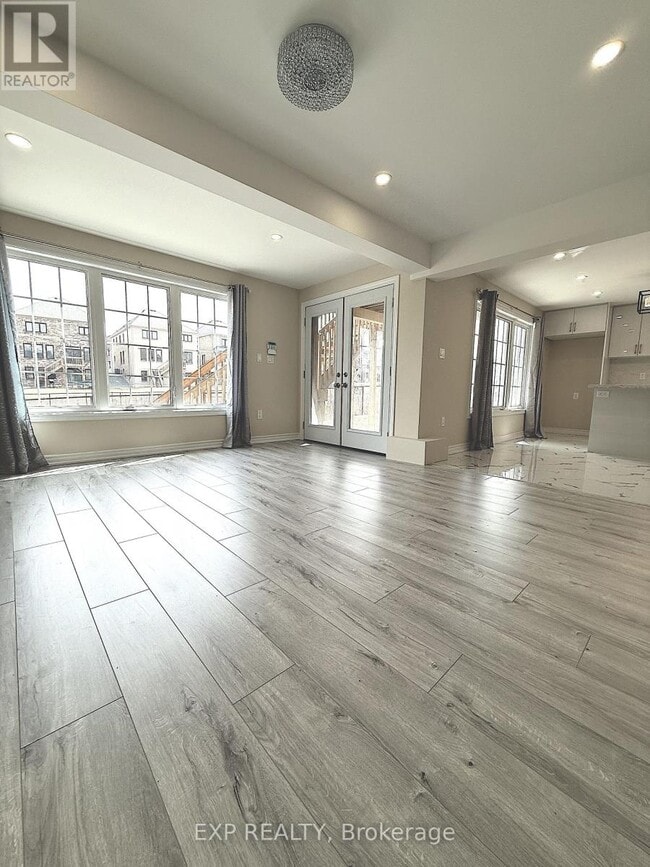property at 33 Hydrangea Holw