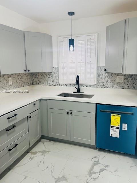 5860 NW 44th St in Lauderhill, FL - Building Photo - Building Photo