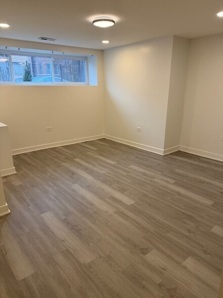 8106 S Langley Ave, Unit G in Chicago, IL - Foto de edificio - Building Photo