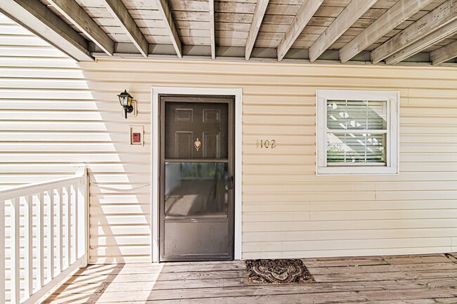 1102 Augusta Dr in Marietta, GA - Building Photo - Building Photo