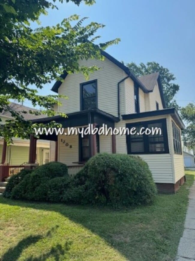 property at 1208 Columbia Ave