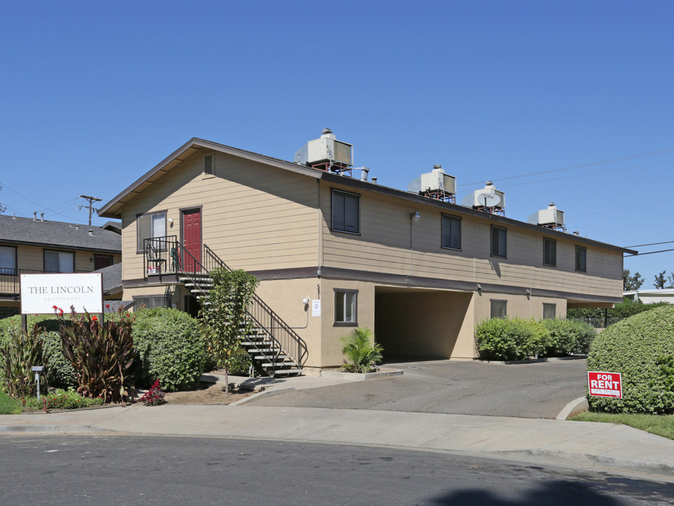 The Lincoln in Clovis, CA - Building Photo